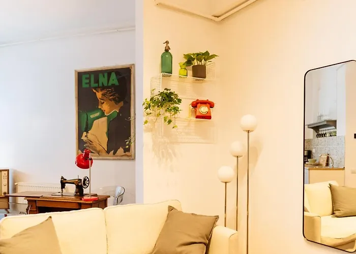 Lovely Vintage Double In Center Daire Bükreş