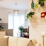 Lovely Vintage Double In Center Daire Bükreş