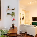 Lovely Vintage Double In Center Bükreş