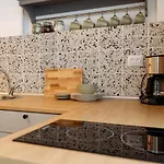 Daire Lovely Vintage Double In Center