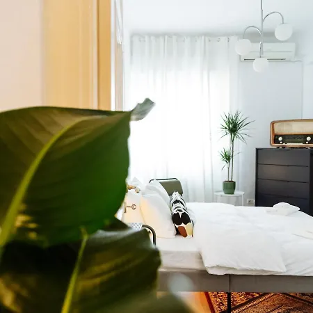 Lovely Vintage Double In Center *