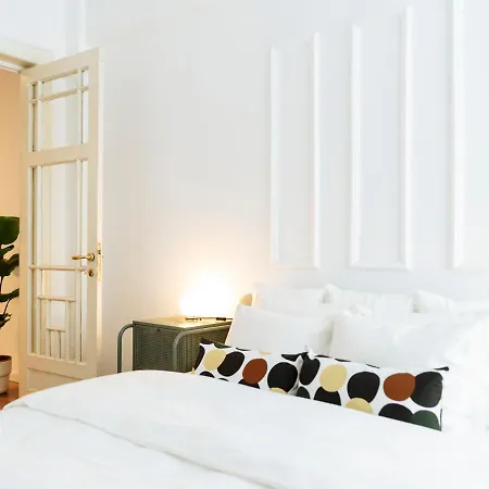 Lovely Vintage Double In Center *