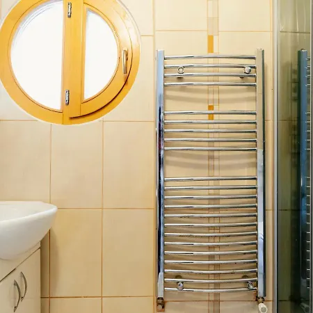 Lovely Vintage Double In Center *