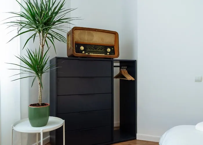 Lovely Vintage Double In Center