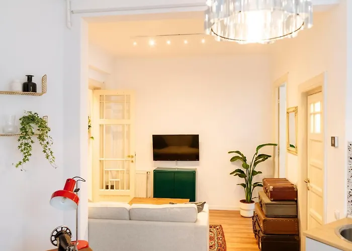 Lovely Vintage Double In Center Bukarest