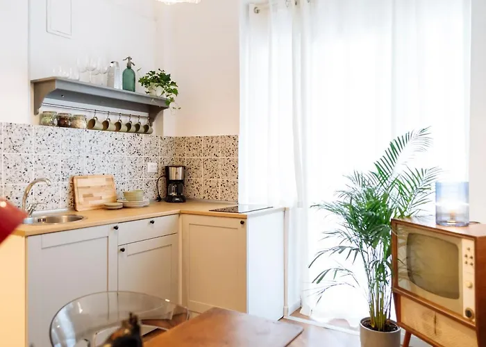 Lovely Vintage Double In Center Lägenhet *