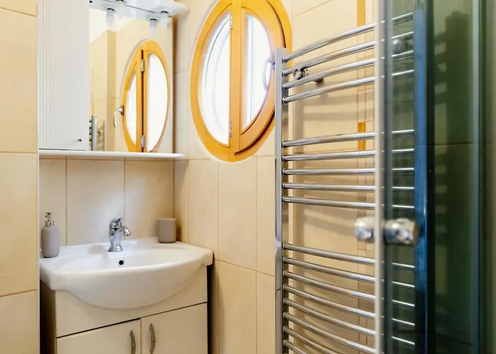 Lovely Vintage Double In Center *