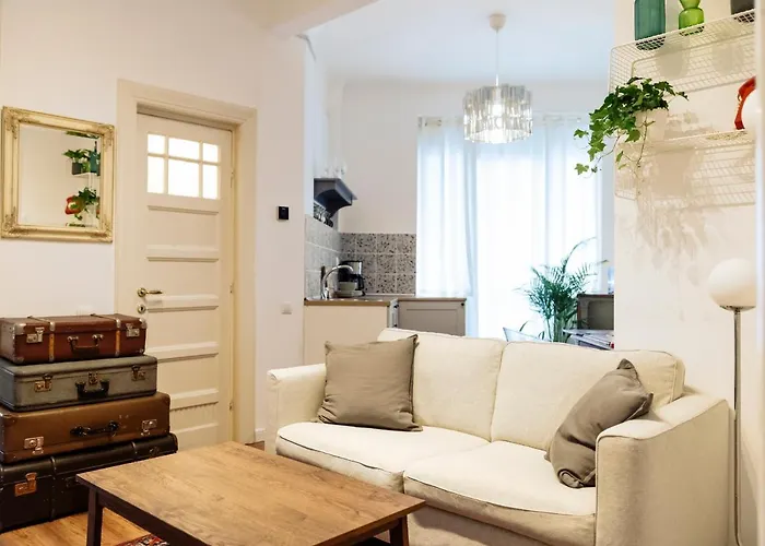 Lovely Vintage Double In Center *