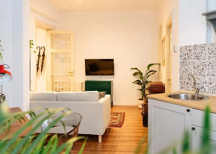 Lovely Vintage Double In Center 아파트 *