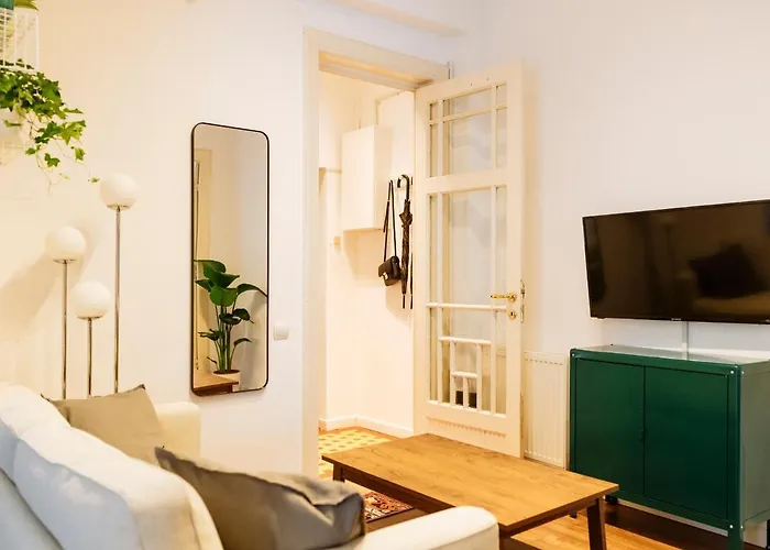 Lovely Vintage Double In Center 아파트 *