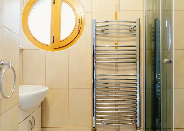 Lovely Vintage Double In Center *