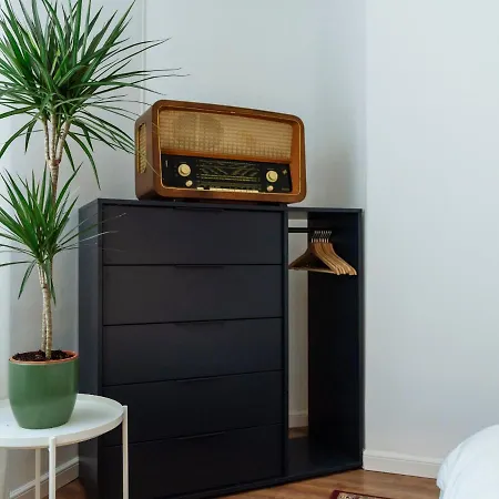 Lovely Vintage Double In Center