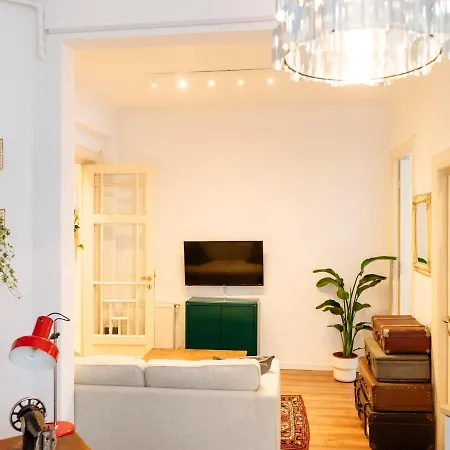 Lovely Vintage Double In Center Bucarest