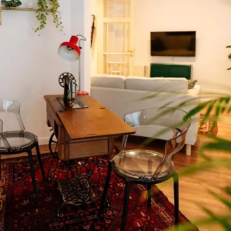 Lovely Vintage Double In Center